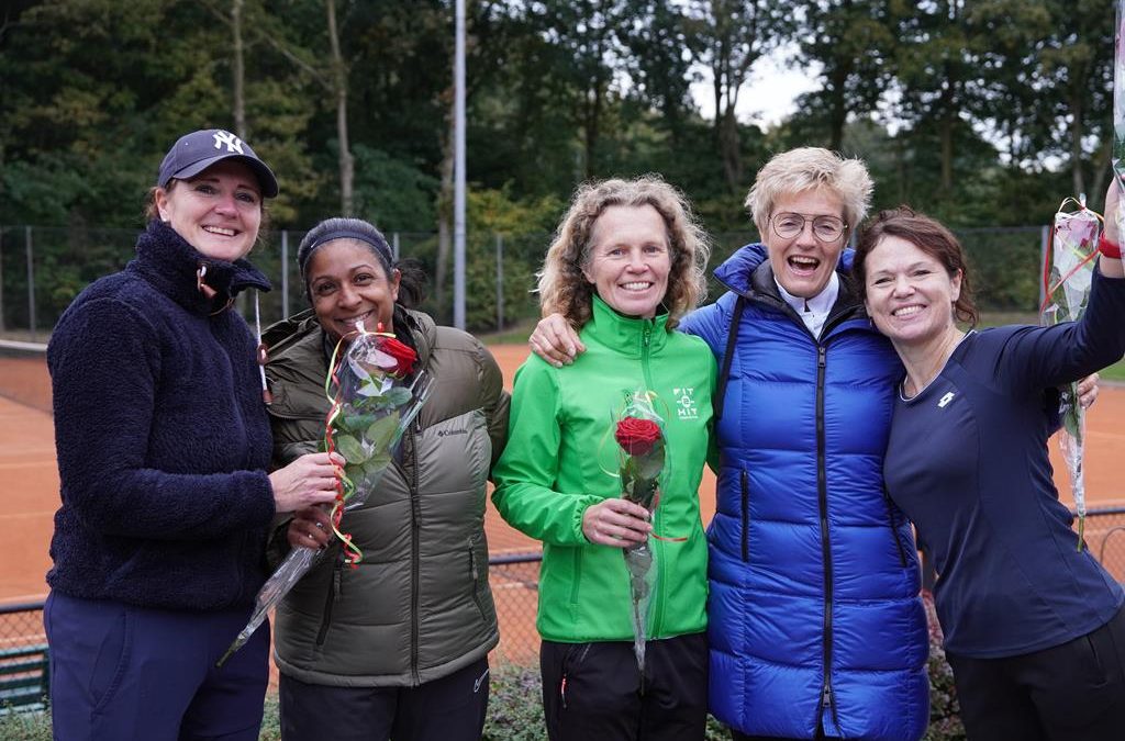 Dames 1 ongeslagen kampioen